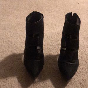 BCBG Black Platform mesh & leather pump